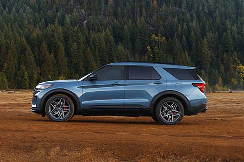 Ford Explorer ST 2025 Camioneta SUV Deportiva con Tracción Integral ideal para caminos difíciles